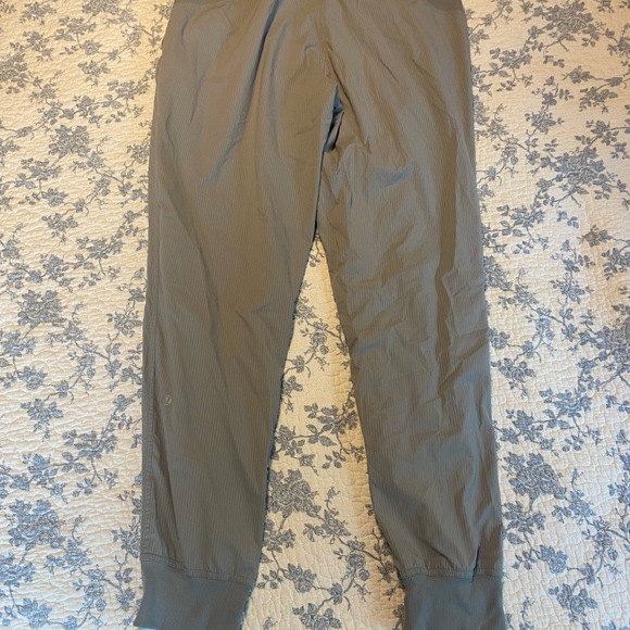 Lululemon Dance Studio Mid-Rise Jogger Full Length Rhino Gray Size 10 - Picture 5 of 7